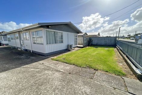 Photo of property in 7 Matai Street, Castlecliff, Whanganui, 4501