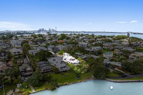 Photo of property in 2/33 Beresford Street, Bayswater, Auckland, 0622