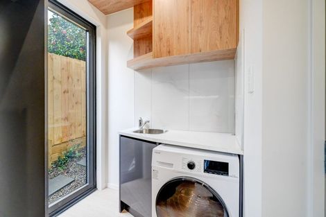 Photo of property in 4/16 Binsted Road, New Lynn, Auckland, 0600