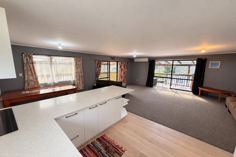 Photo of property in 17 Sutherland Road, Brookfield, Tauranga, 3110