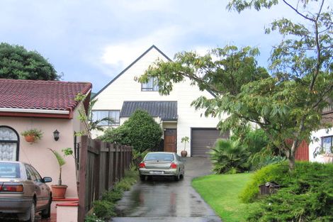 Photo of property in 6 Photinia Place, Botany Downs, Auckland, 2010