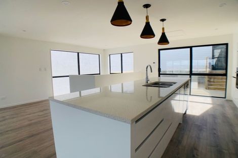 Photo of property in 38 Ascension Crescent, Orewa, 0931