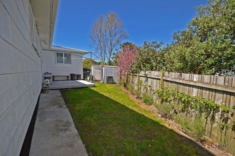 Photo of property in 9 Ballial Place, West Harbour, Auckland, 0618