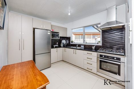 Photo of property in 2/62 Redcrest Avenue, Red Hill, Papakura, 2110