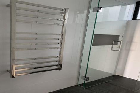 Photo of property in 14 City View Terrace, Birkenhead, Auckland, 0626