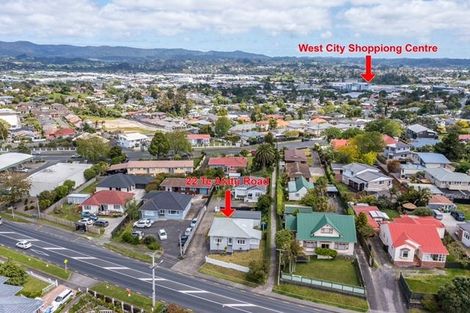 Photo of property in 22 Te Atatu Road, Te Atatu South, Auckland, 0610
