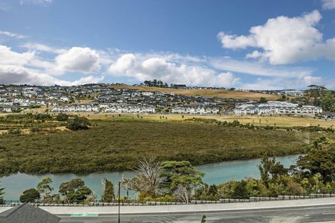 Photo of property in 28 Cassidy Drive, Orewa, 0931