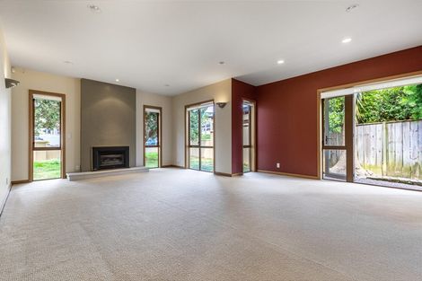 Photo of property in 25 Oakwood Grove, Eastern Beach, Auckland, 2012