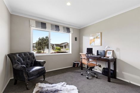 Photo of property in 83 Pohutukawa Parade, Riverhead, 0820