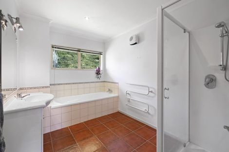 Photo of property in 1 Orlando Close, Frankleigh Park, New Plymouth, 4310