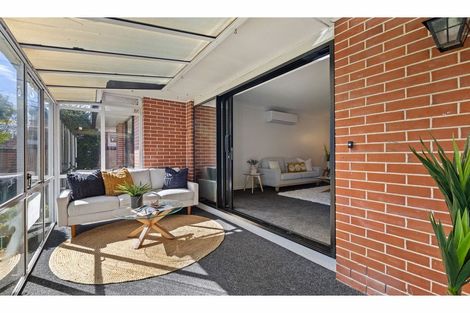 Photo of property in 1/100 Prestons Road, Redwood, Christchurch, 8051