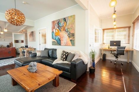 Photo of property in 6 Rauparaha Street, Waikanae Beach, Waikanae, 5036