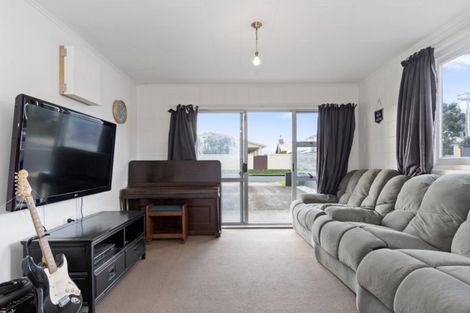 Photo of property in 22 Karewa Parade, Papamoa Beach, Papamoa, 3118