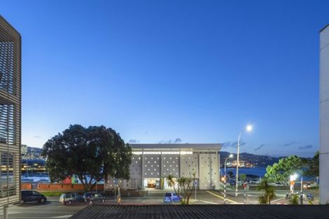 Photo of property in Dorchester Apartments, 144 Oriental Parade, Oriental Bay, Wellington, 6011