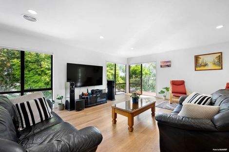 Photo of property in 9 Kingussie Place, Highland Park, Auckland, 2010