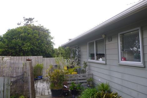 Photo of property in 66 Reynella Drive, Massey, Auckland, 0614