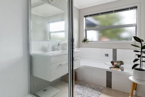 Photo of property in 24 Tory Way, Omokoroa, 3114