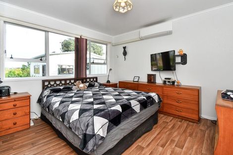 Photo of property in 14 Seaward Place, Wattle Downs, Auckland, 2103