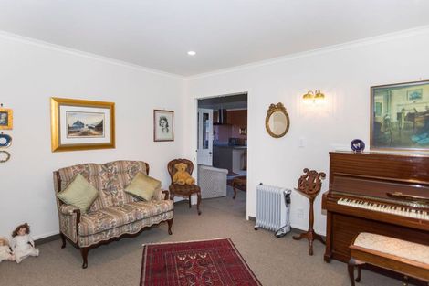 Photo of property in 1 Guinane Street, Dannevirke, 4930