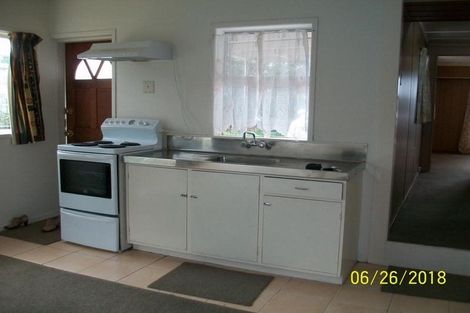 Photo of property in 40 Tomo Street, New Lynn, Auckland, 0600