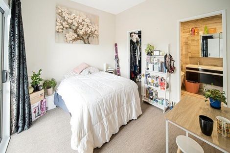 Photo of property in 2 Cannon Hill Crescent, Mount Pleasant, Christchurch, 8081