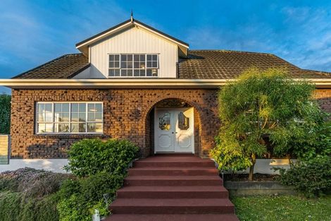 Photo of property in 2/52 Northboro Road, Belmont, Auckland, 0622