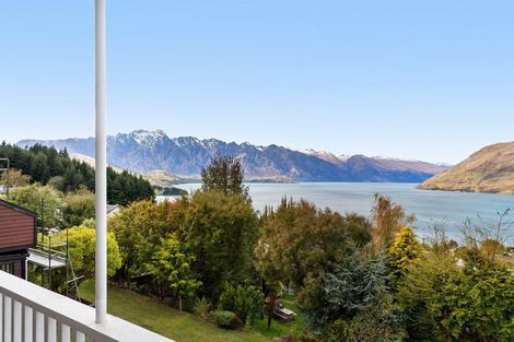 Photo of property in 59a-b Wynyard Crescent, Fernhill, Queenstown, 9300