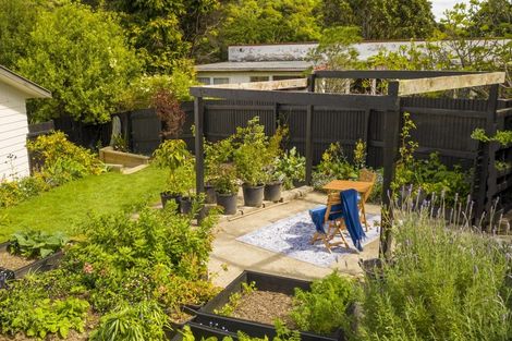 Photo of property in 20 Hookway Grove, Paraparaumu, 5032