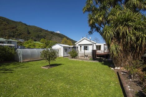 Photo of property in 4 Sussex Street, Picton, 7220