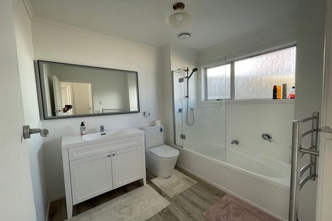 Photo of property in 42 Cyclarama Crescent, Massey, Auckland, 0614