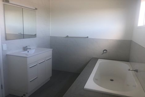 Photo of property in 15 Rothwell Place, Sunnyhills, Auckland, 2010