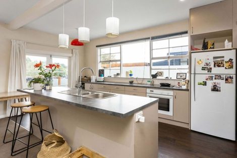 Photo of property in 119 Bowhill Road, New Brighton, Christchurch, 8083