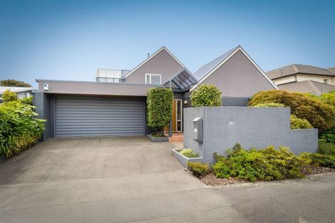 Photo of property in 2/15 Wai-iti Terrace, Burnside, Christchurch, 8053
