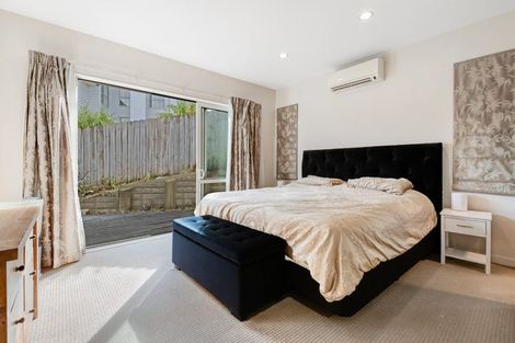 Photo of property in 70 Travis View Drive, Fairview Heights, Auckland, 0632
