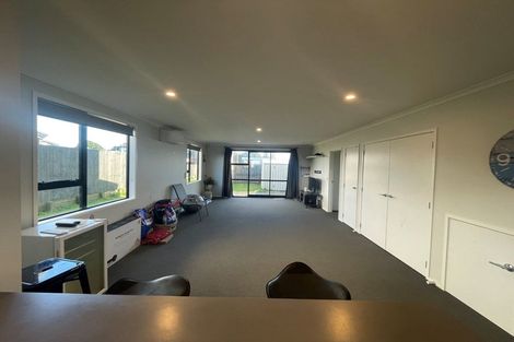 Photo of property in 27 Discovery Place, Marfell, New Plymouth, 4310