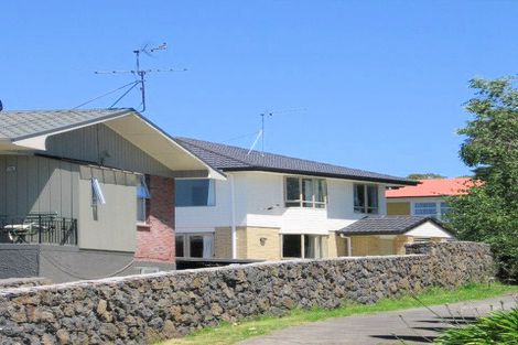 Photo of property in 60a Kiwi Esplanade, Mangere Bridge, Auckland, 2022