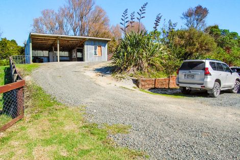 Photo of property in 82 Settlement Road, Kaiwaka, 0573