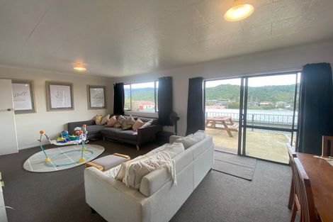 Photo of property in 57 Milton Terrace, Picton, 7220