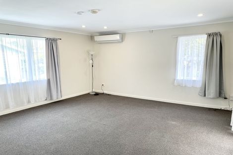 Photo of property in 28a Fruitvale Road, New Lynn, Auckland, 0600