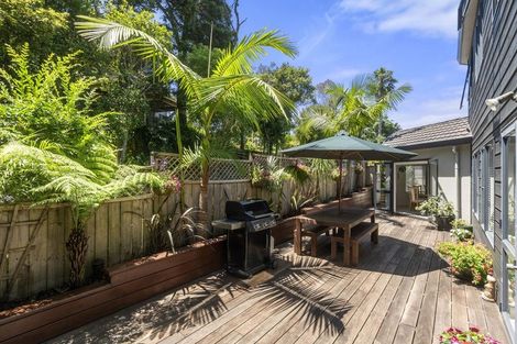 Photo of property in 1/27 Holdaway Avenue, Northcote, Auckland, 0627