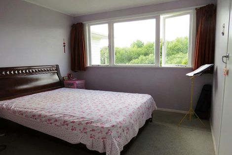 Photo of property in 31 Dundale Avenue, Blockhouse Bay, Auckland, 0600