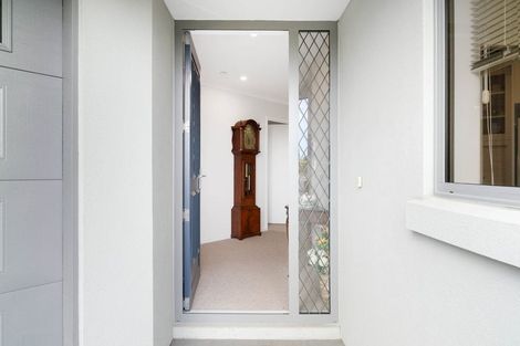 Photo of property in 1/61 Colombo Street, Cashmere, Christchurch, 8022