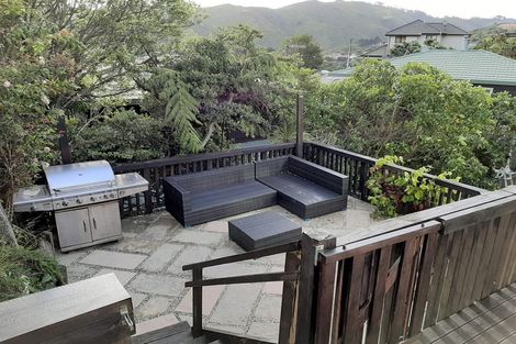 Photo of property in 142 The Ridgeway, Mornington, Wellington, 6021