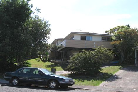 Photo of property in 5 Mowbray Place, Sunnynook, Auckland, 0620
