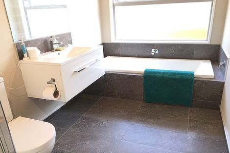 Photo of property in 4 Robalan Close, Halswell, Christchurch, 8025