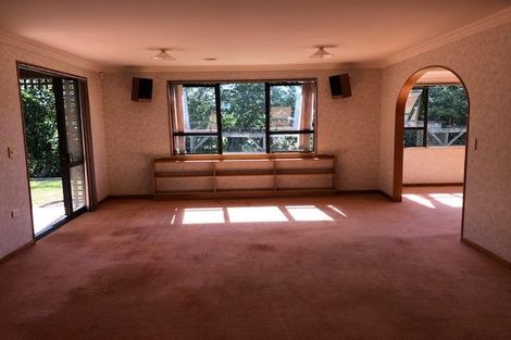 Photo of property in 18 Atarau Grove, Paraparaumu, 5032