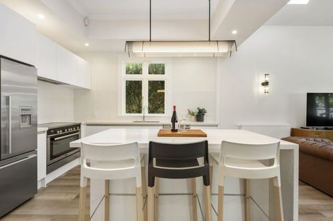 Photo of property in 210 Oriental Parade, Oriental Bay, Wellington, 6011