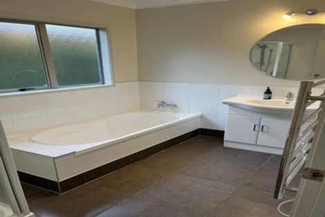 Photo of property in 60a Christmas Road, Manurewa, Auckland, 2102