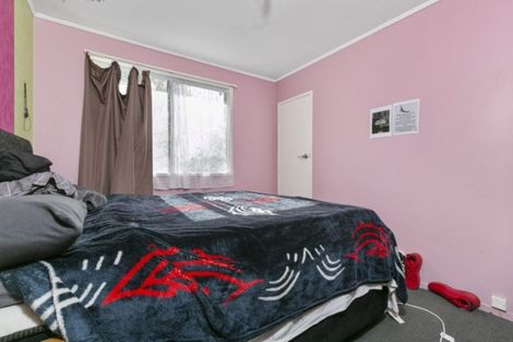 Photo of property in 15 Hydra Place, Glen Eden, Auckland, 0602