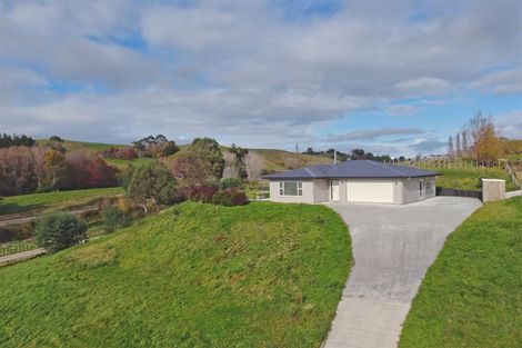 Photo of property in 100 Racecourse Road, Waipawa, 4210